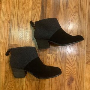 Toms Laila stacked heel Black and Gray boots size 9